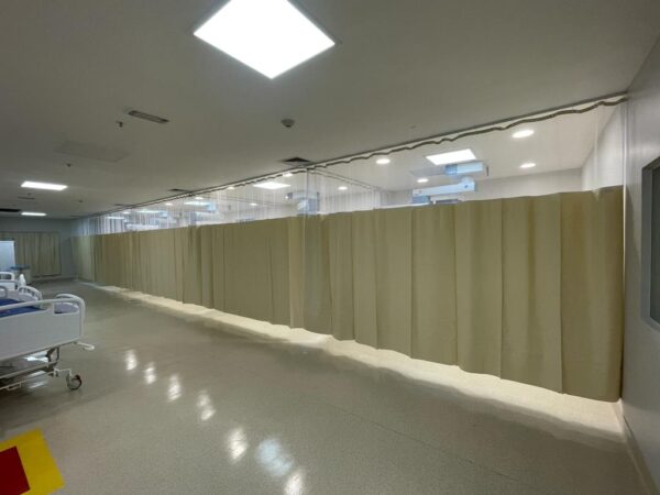 WhatsApp Image 2023-06-28 at 10.50.14 (2) Cortinas Divisórias para Leito Hospitalar e Box de Banheiro